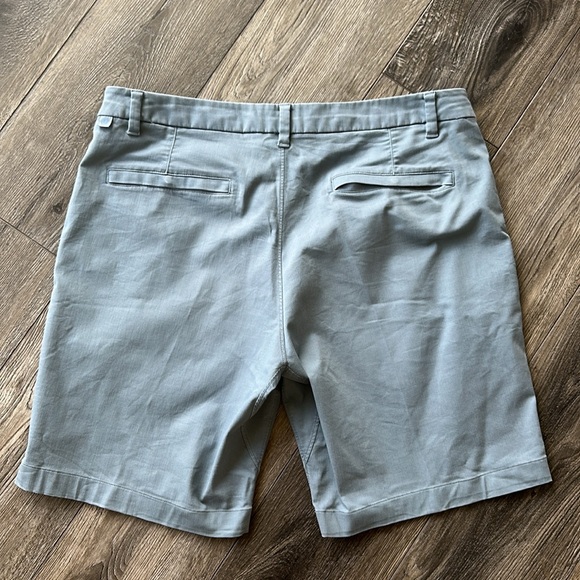 Lululemon Commission Classic-Fit Short 9" *Oxford - Picture 7 of 12